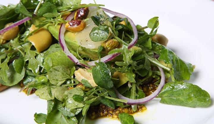 Avocado and Pistachio Salad